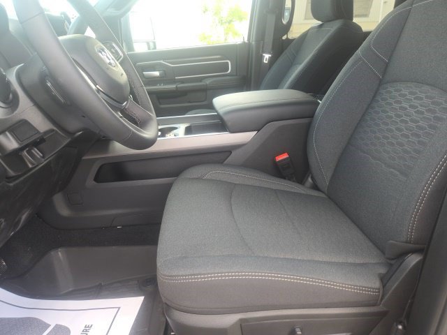 New 2026 RAM 2500 Big Horn AWD/4WD image 8