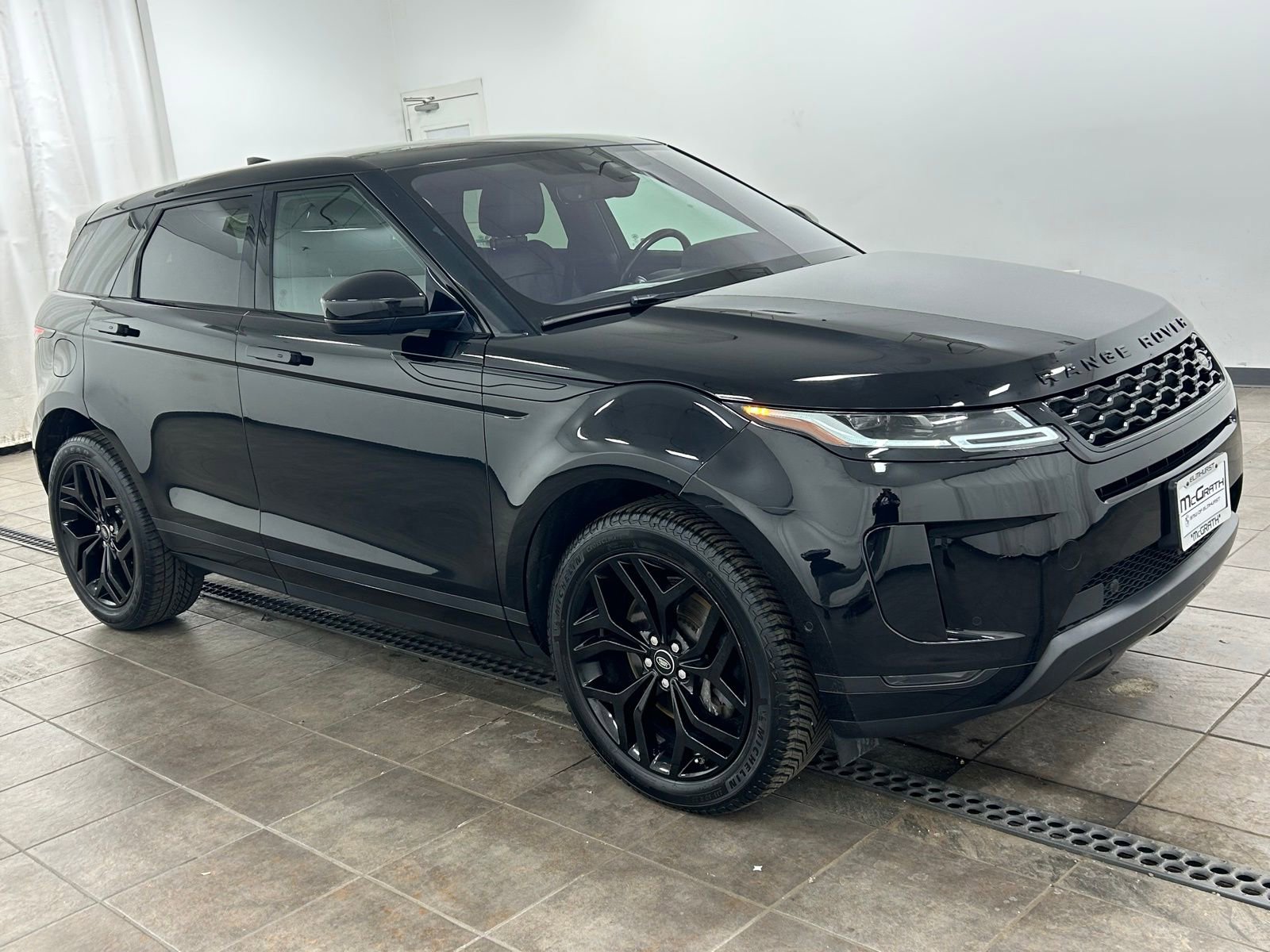 Used 2020 Land Rover Range Rover Evoque SE image 6