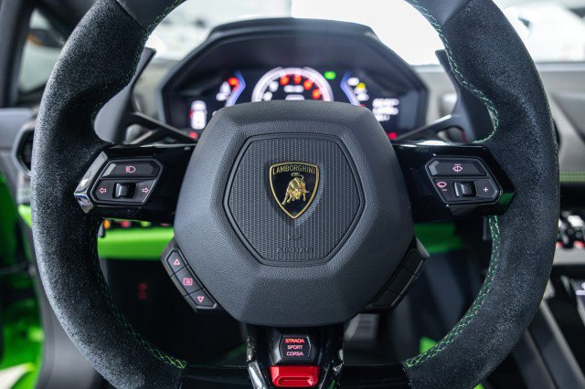 Used 2022 Lamborghini Huracan EVO RWD image 35