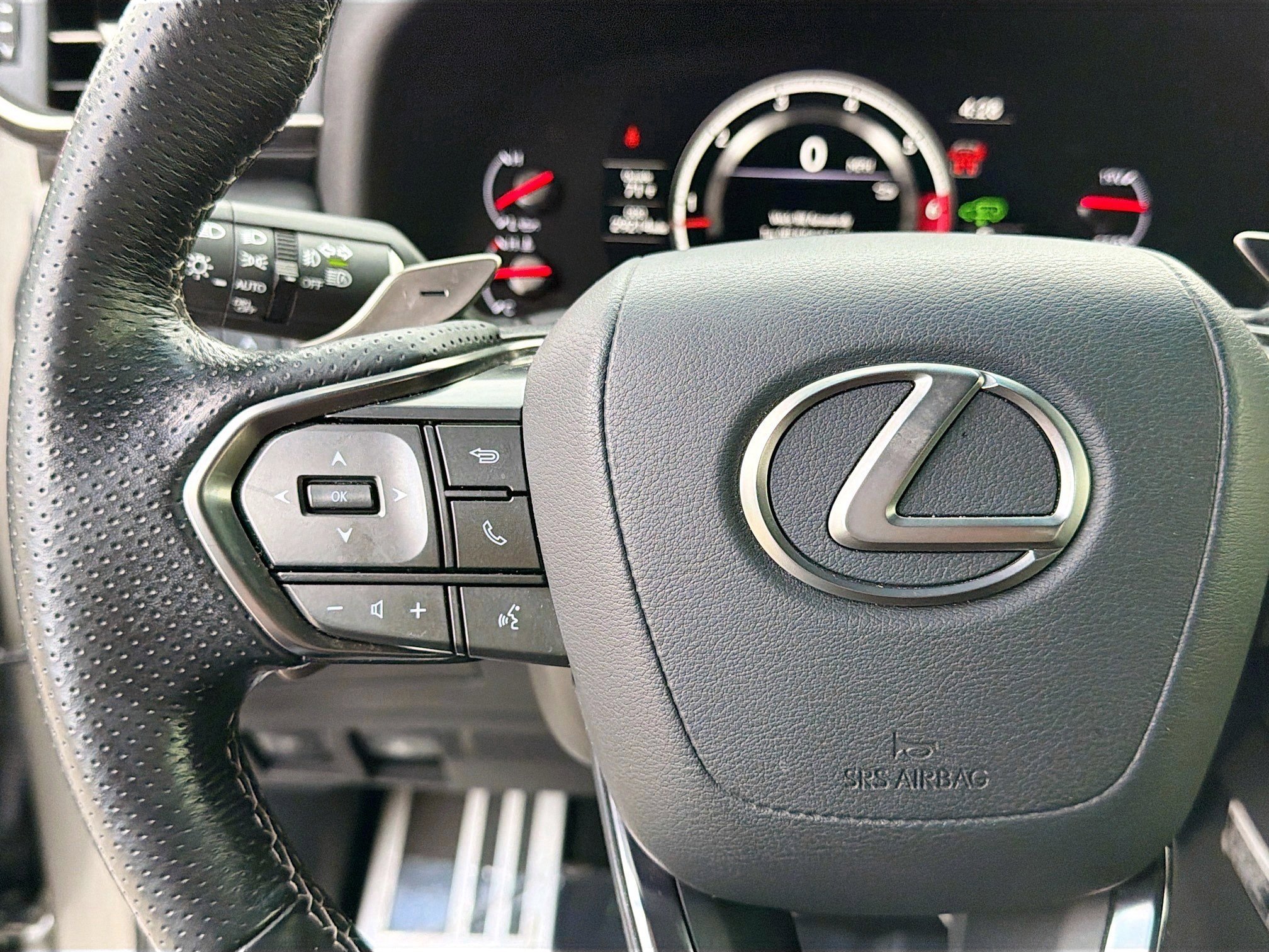 Used 2023 Lexus LX 600 F Sport w/ Accessory Package (A2) image 39