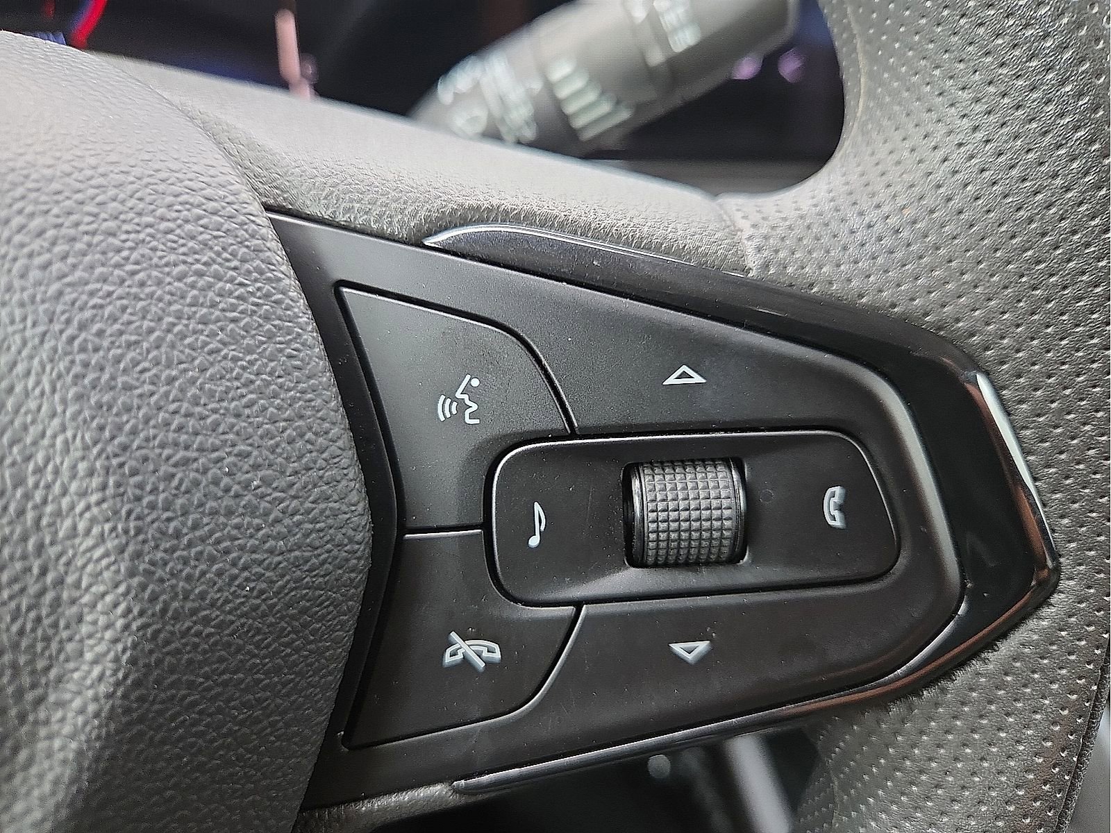 Used 2025 Chevrolet TrailBlazer LT AWD/4WD image 18