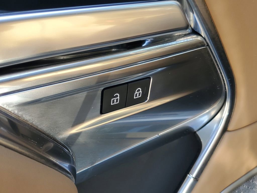 Used 2025 Land Rover Range Rover Autobiography AWD/4WD image 12