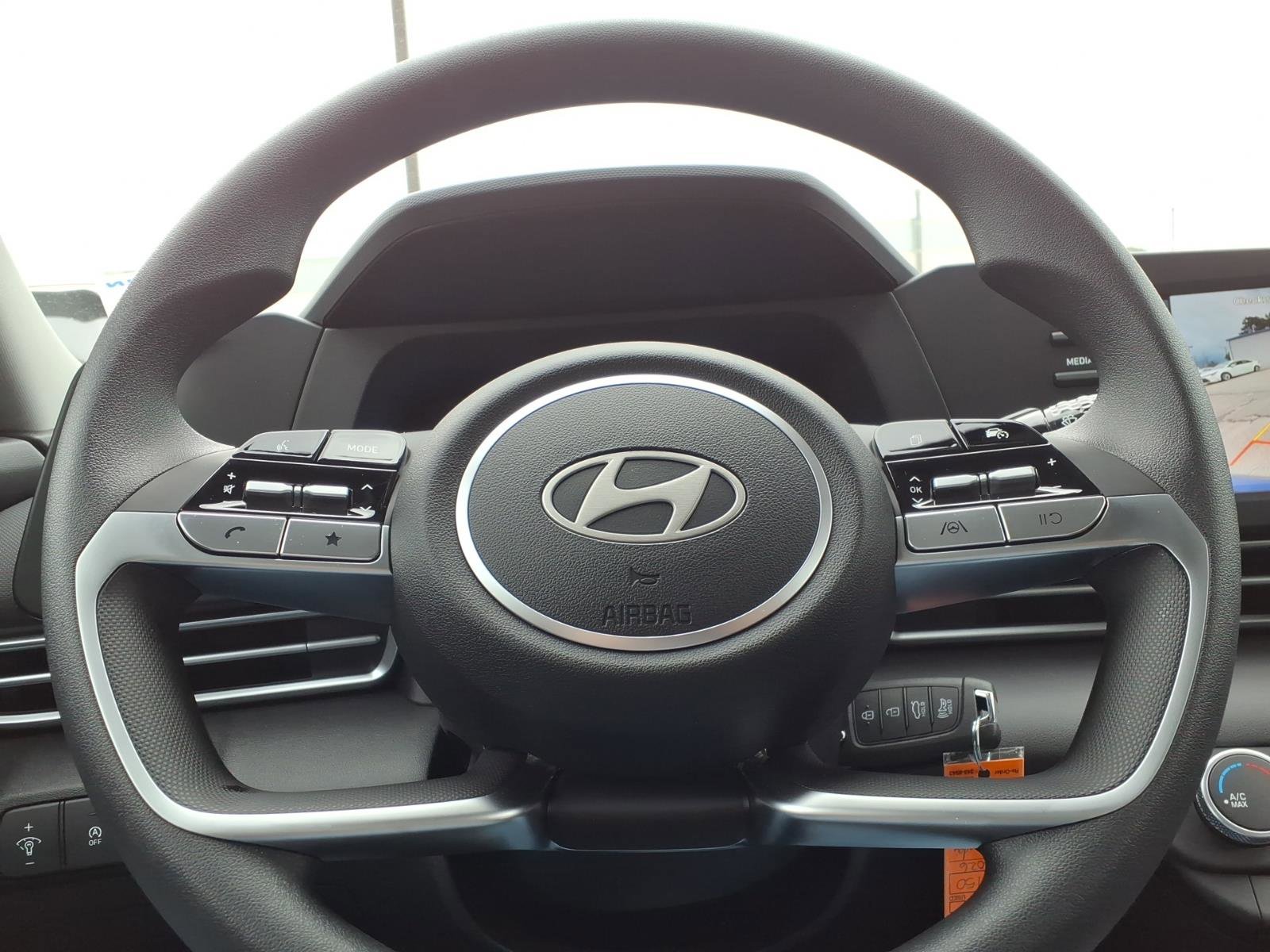 New 2026 Hyundai Elantra SE FWD image 13