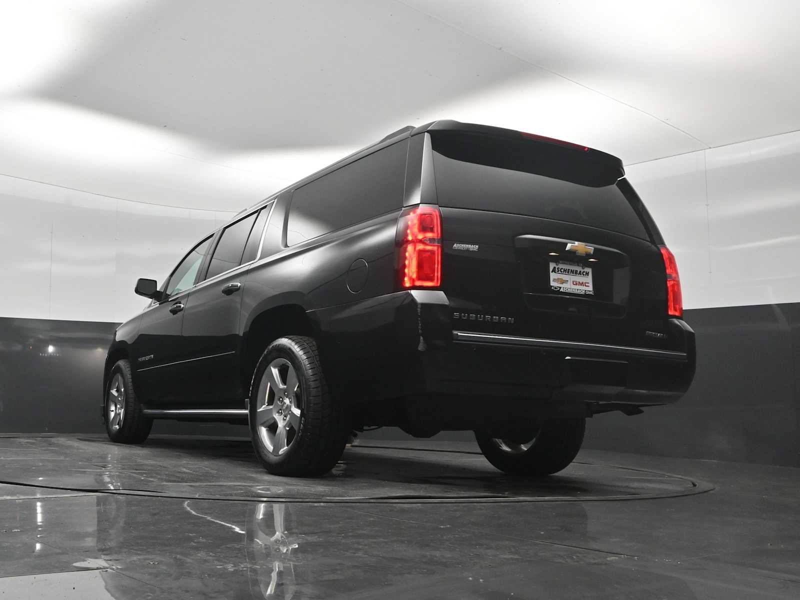Used 2019 Chevrolet Suburban Premier AWD/4WD image 22