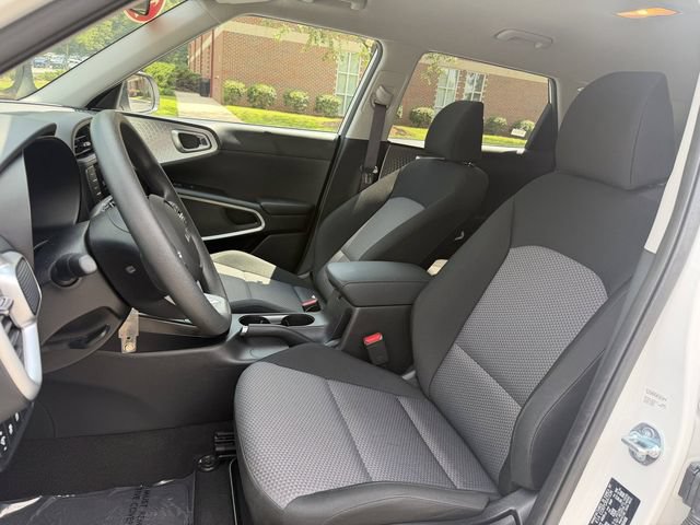 Certified 2025 Kia Soul LX w/ LX Technology Package FWD image 14