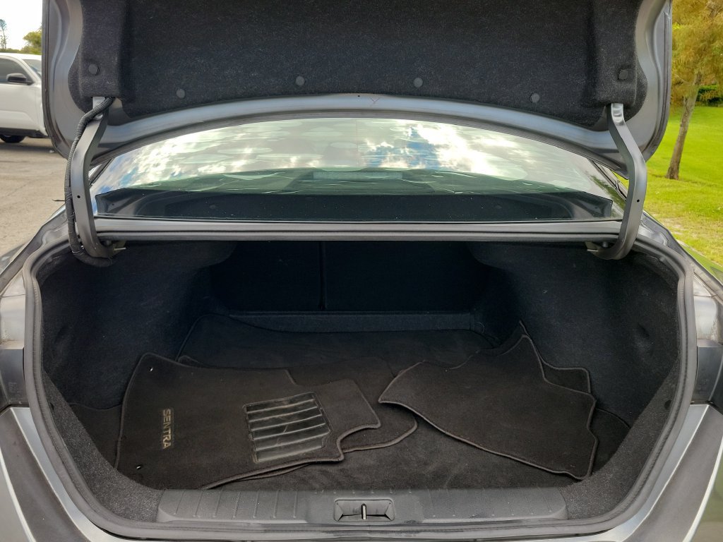 Used 2021 Nissan Sentra SR w/ SR Premium Package FWD image 29