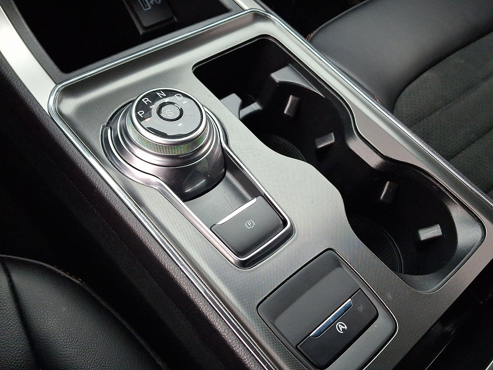 Used 2024 Ford Edge ST-Line w/ Cargo Accessory Package image 14