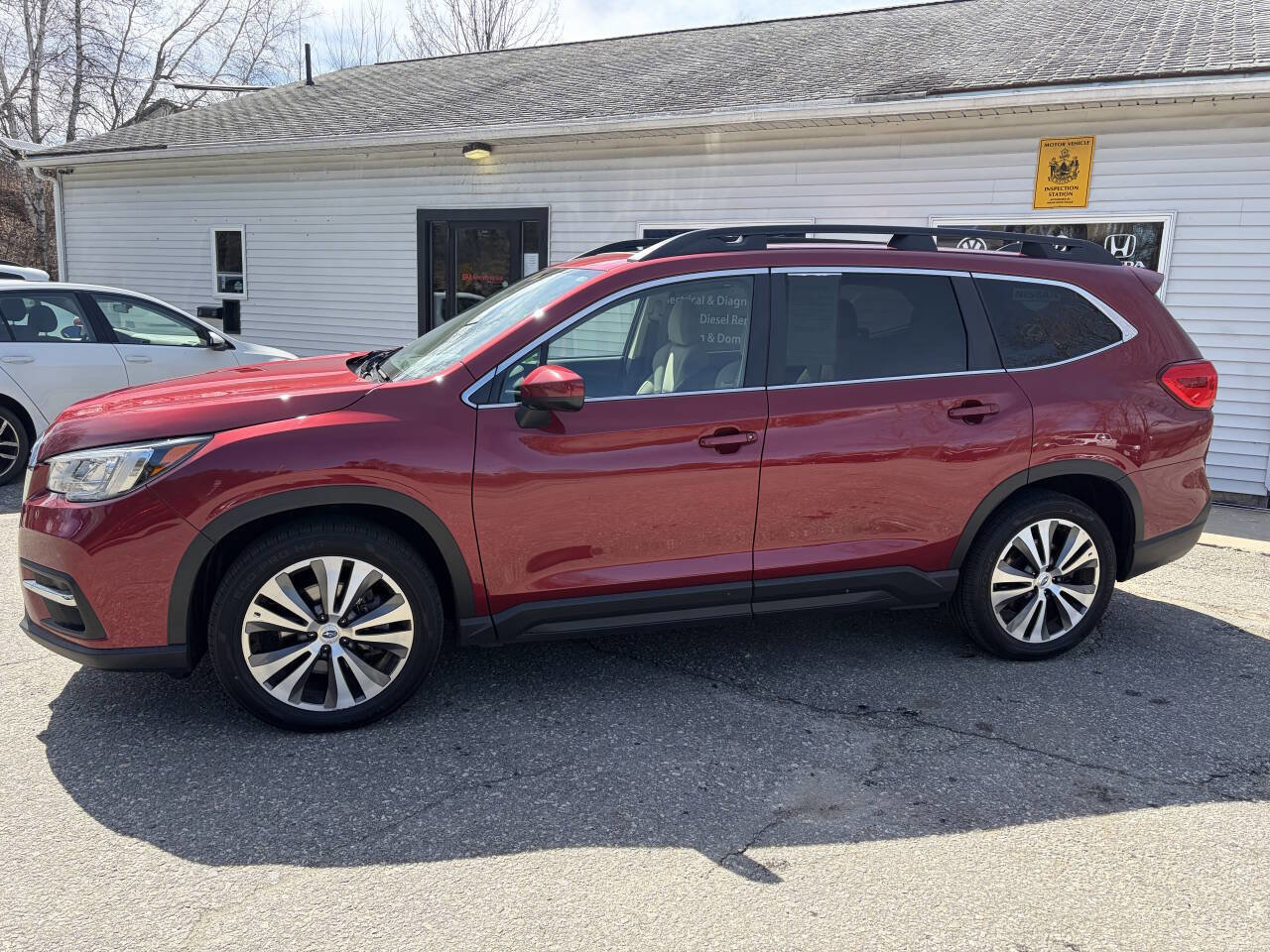 Used 2019 Subaru Ascent Premium image 1