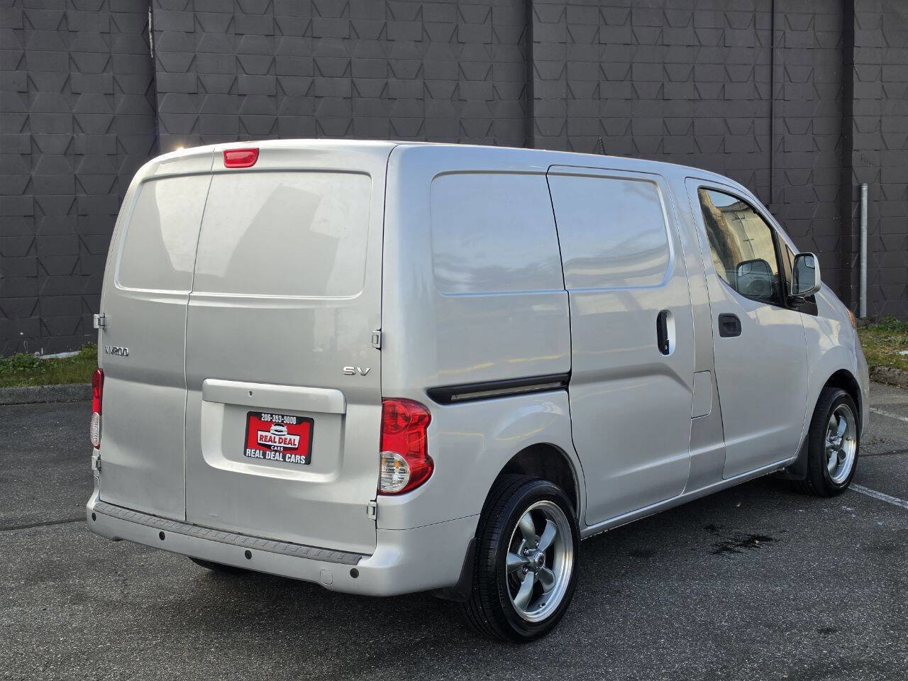 Used 2017 Nissan NV200 SV image 7