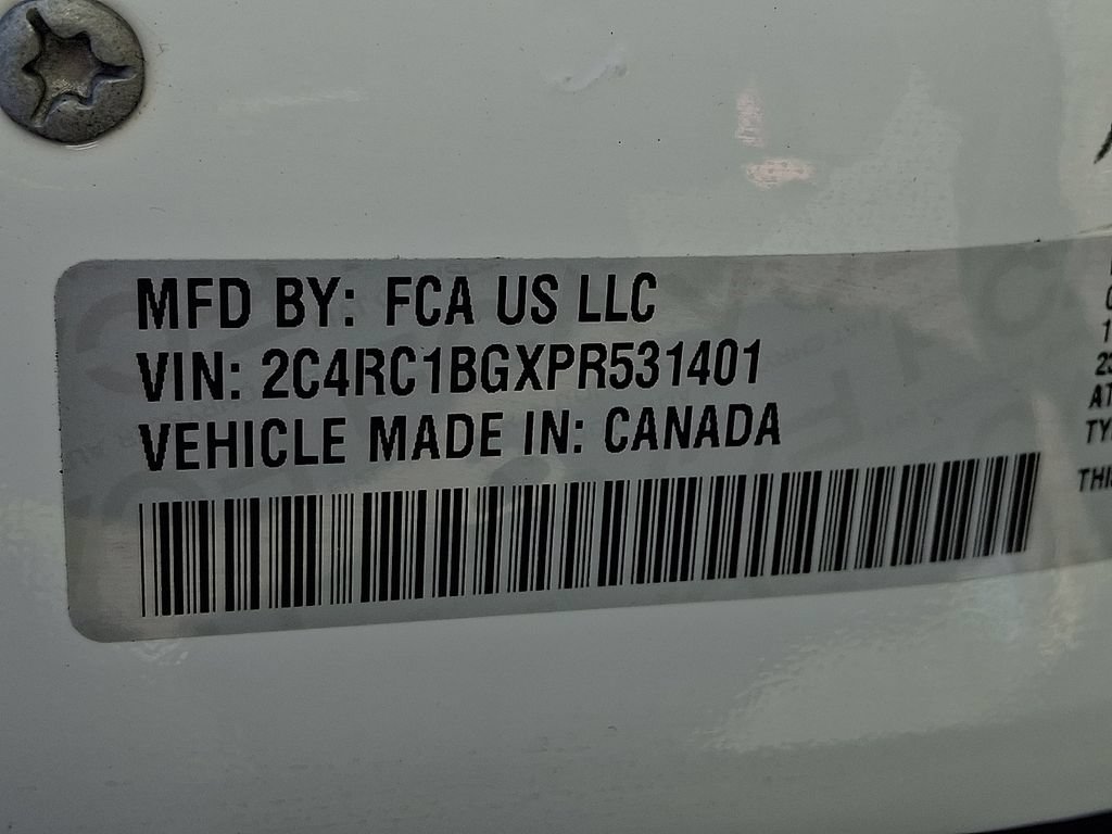 Used 2023 Chrysler Pacifica Touring-L FWD image 32