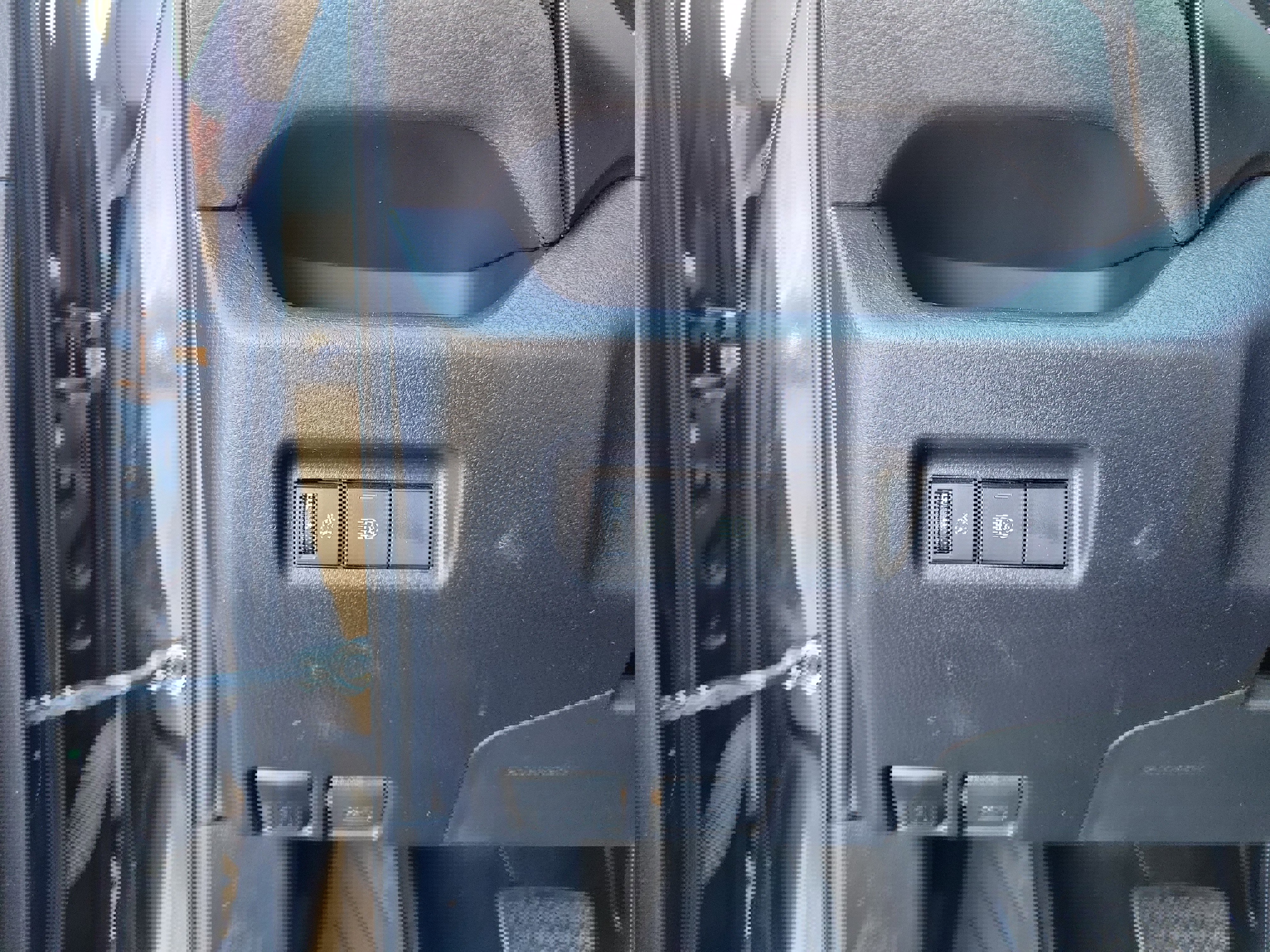 Used 2019 Toyota RAV4 LE w/ All Weather Liner Package AWD/4WD image 20