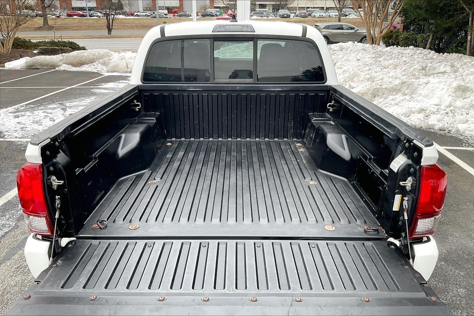 Used 2020 Toyota Tacoma SR AWD/4WD image 31