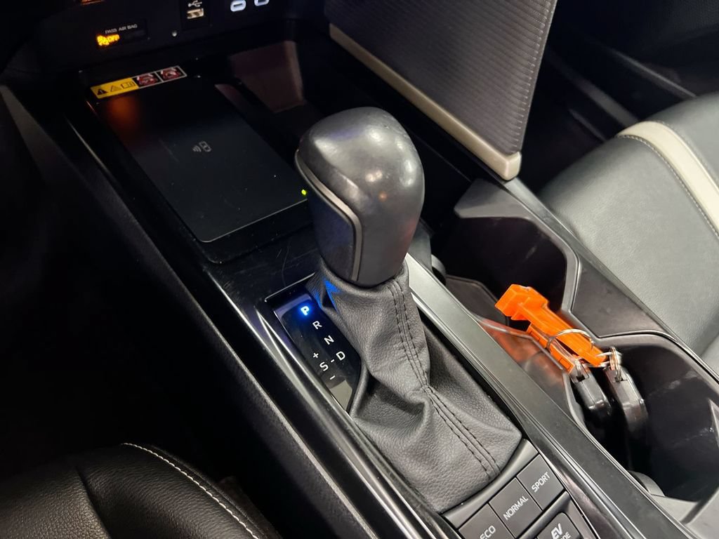 Used 2025 Toyota Camry SE FWD image 18