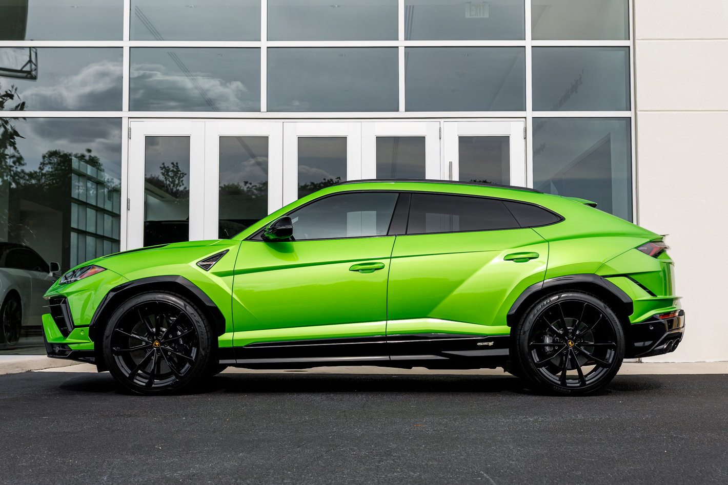 Used 2024 Lamborghini Urus S AWD/4WD image 5
