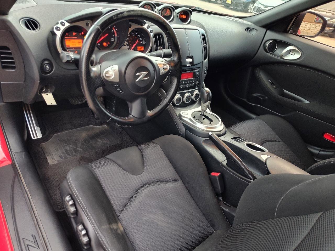 Used 2015 Nissan 370Z Coupe image 16