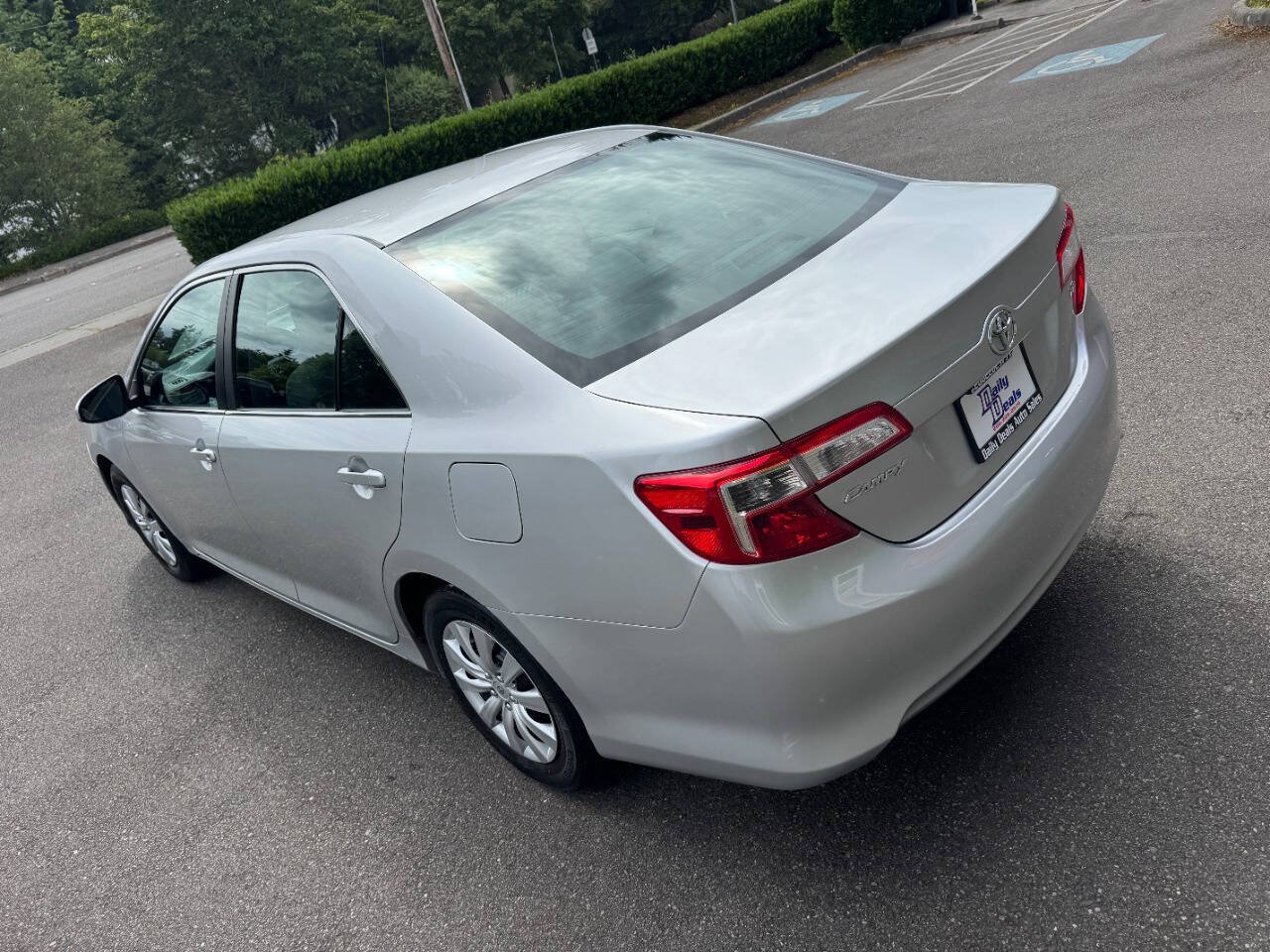 Used 2013 Toyota Camry LE FWD image 11