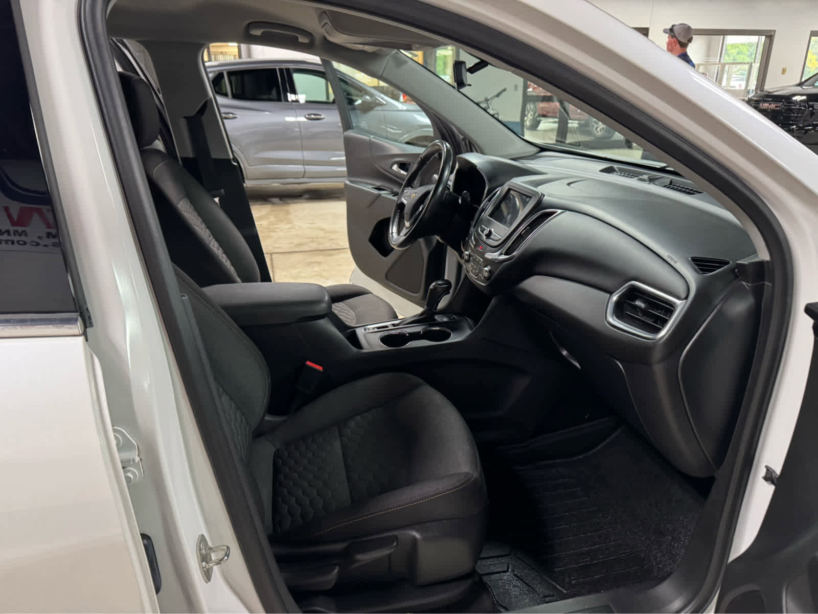 Used 2019 Chevrolet Equinox LT image 11