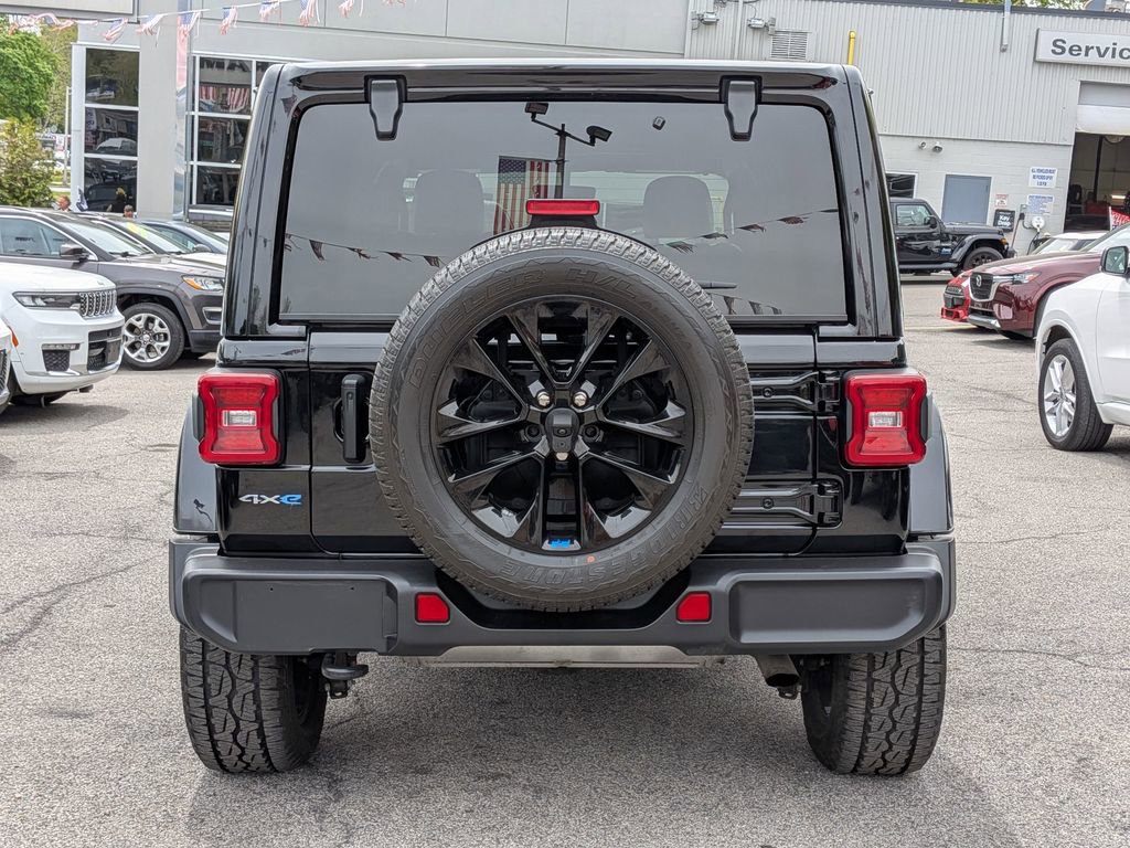 Used 2023 Jeep Wrangler Unlimited Sahara w/ Cold Weather Group AWD/4WD image 7