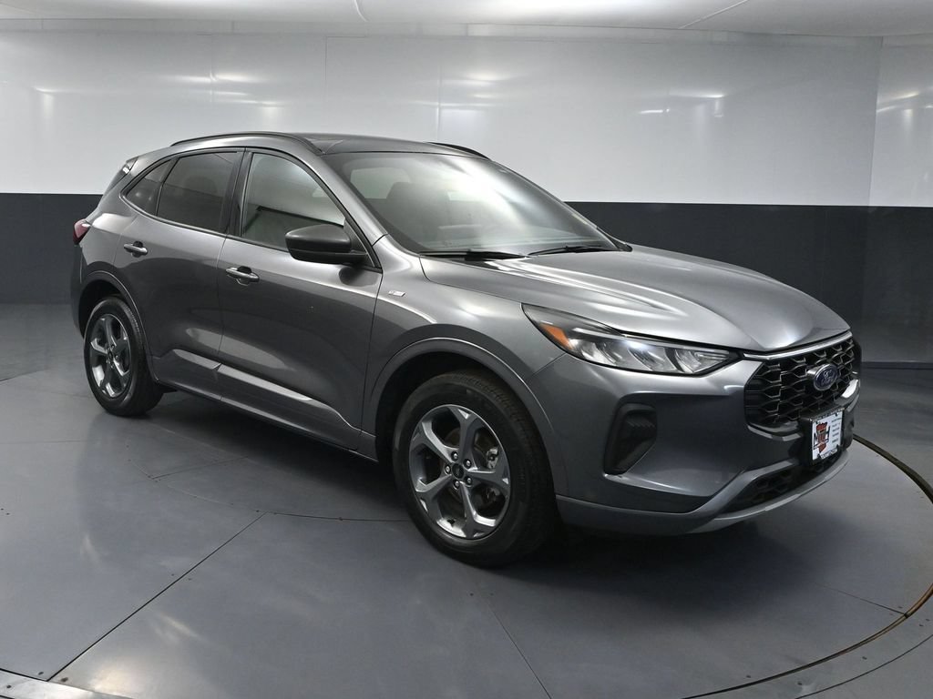 Used 2024 Ford Escape ST-Line w/ Tech Pack #1 AWD/4WD image 1