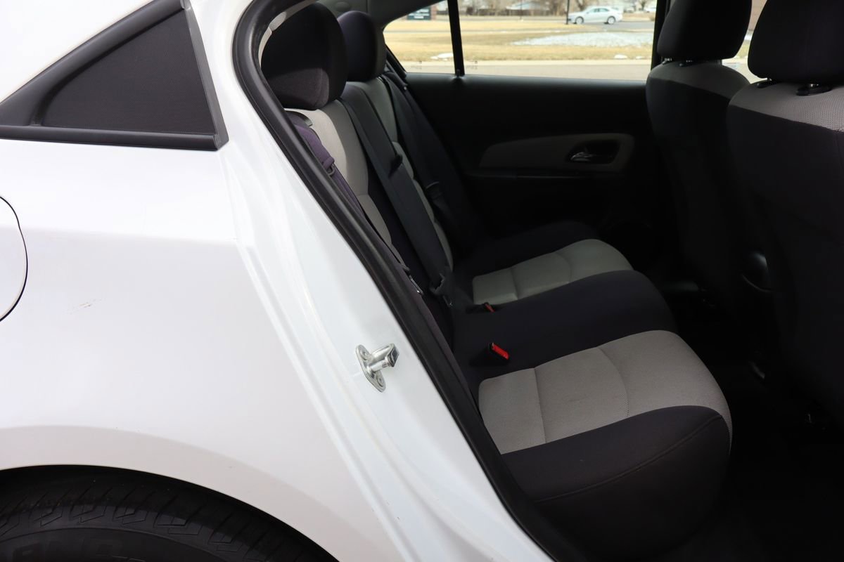 Used 2014 Chevrolet Cruze LS image 21