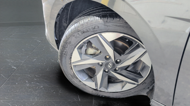 Certified 2023 Hyundai Elantra Limited FWD image 30