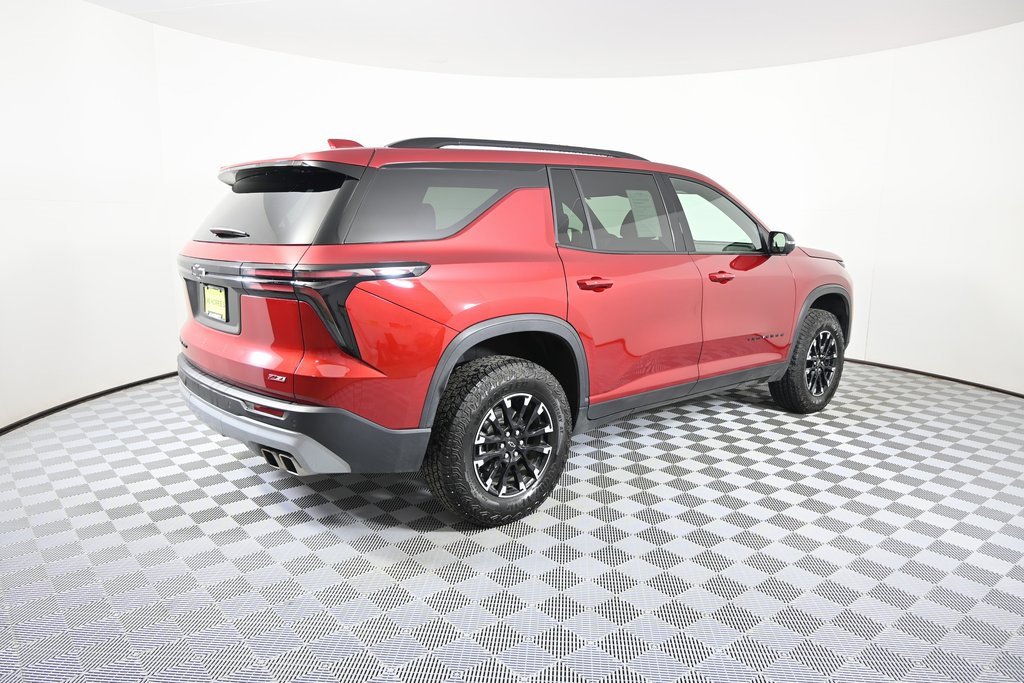 Used 2024 Chevrolet Traverse Z71 image 6