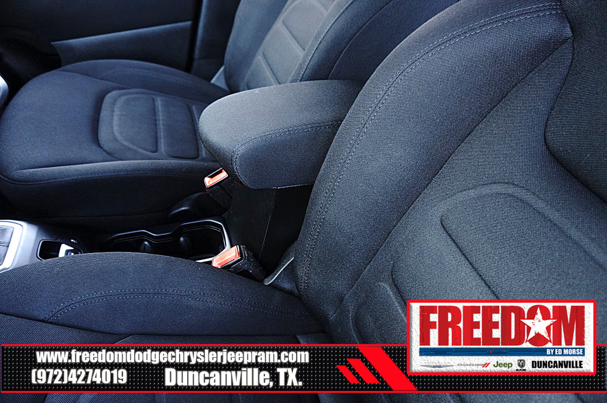Used 2020 Jeep Renegade Latitude FWD image 36
