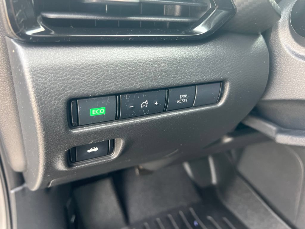 Certified 2022 Nissan Sentra SV FWD image 45