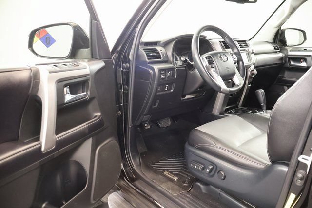 Used 2018 Toyota 4Runner SR5 Premium RWD image 8