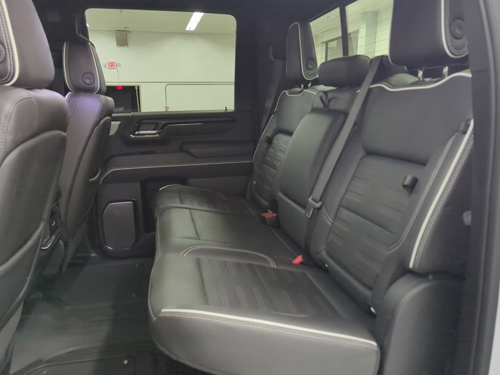Used 2025 GMC Sierra 2500 AT4X AWD/4WD image 32