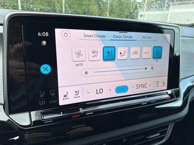 New 2025 Volkswagen Atlas Cross Sport SE image 18