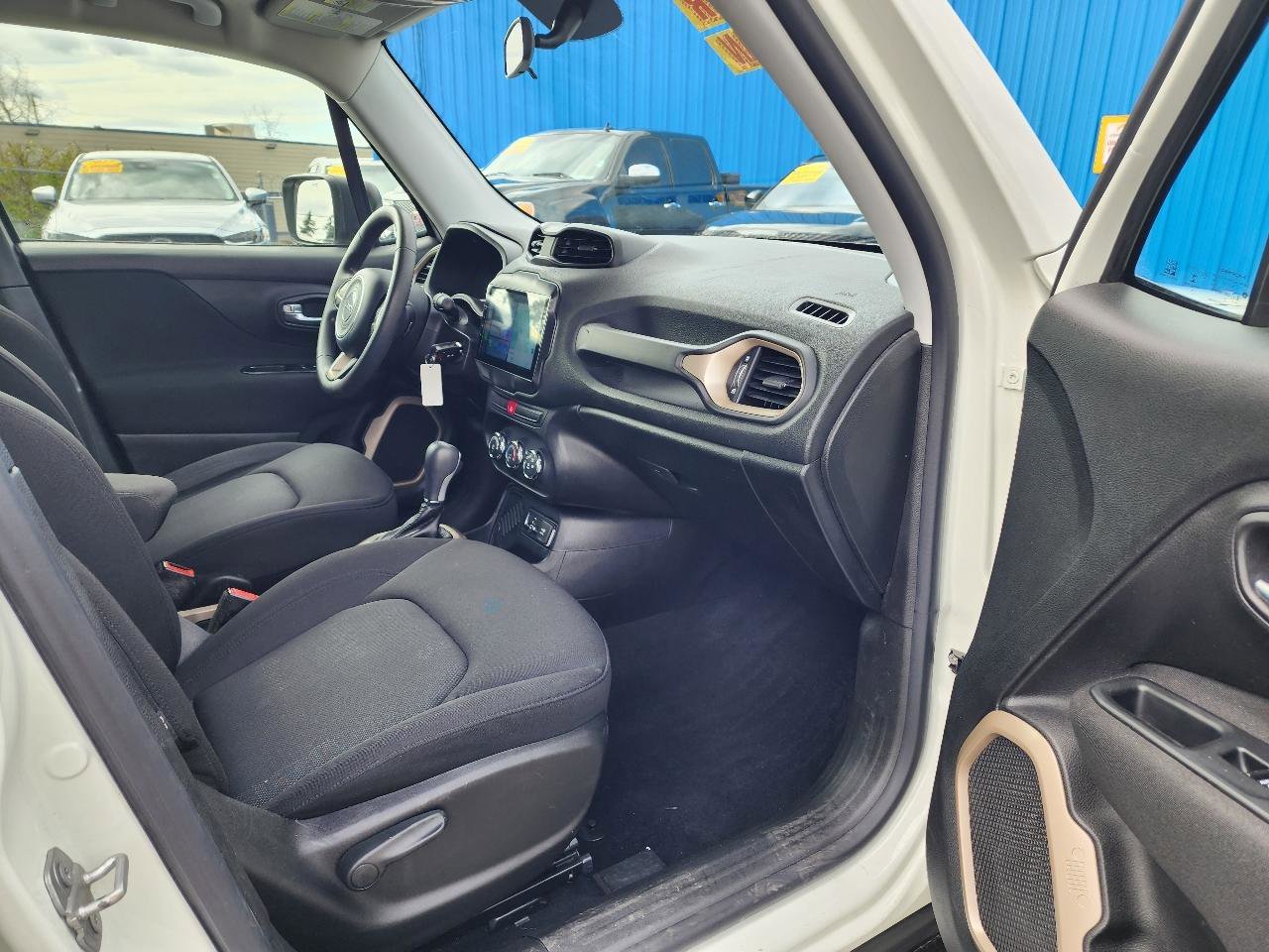 Used 2015 Jeep Renegade Sport w/ Power & Air Group FWD image 26