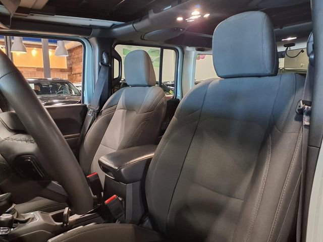 Used 2023 Jeep Wrangler Unlimited w/ Sun & Screen Package AWD/4WD image 18