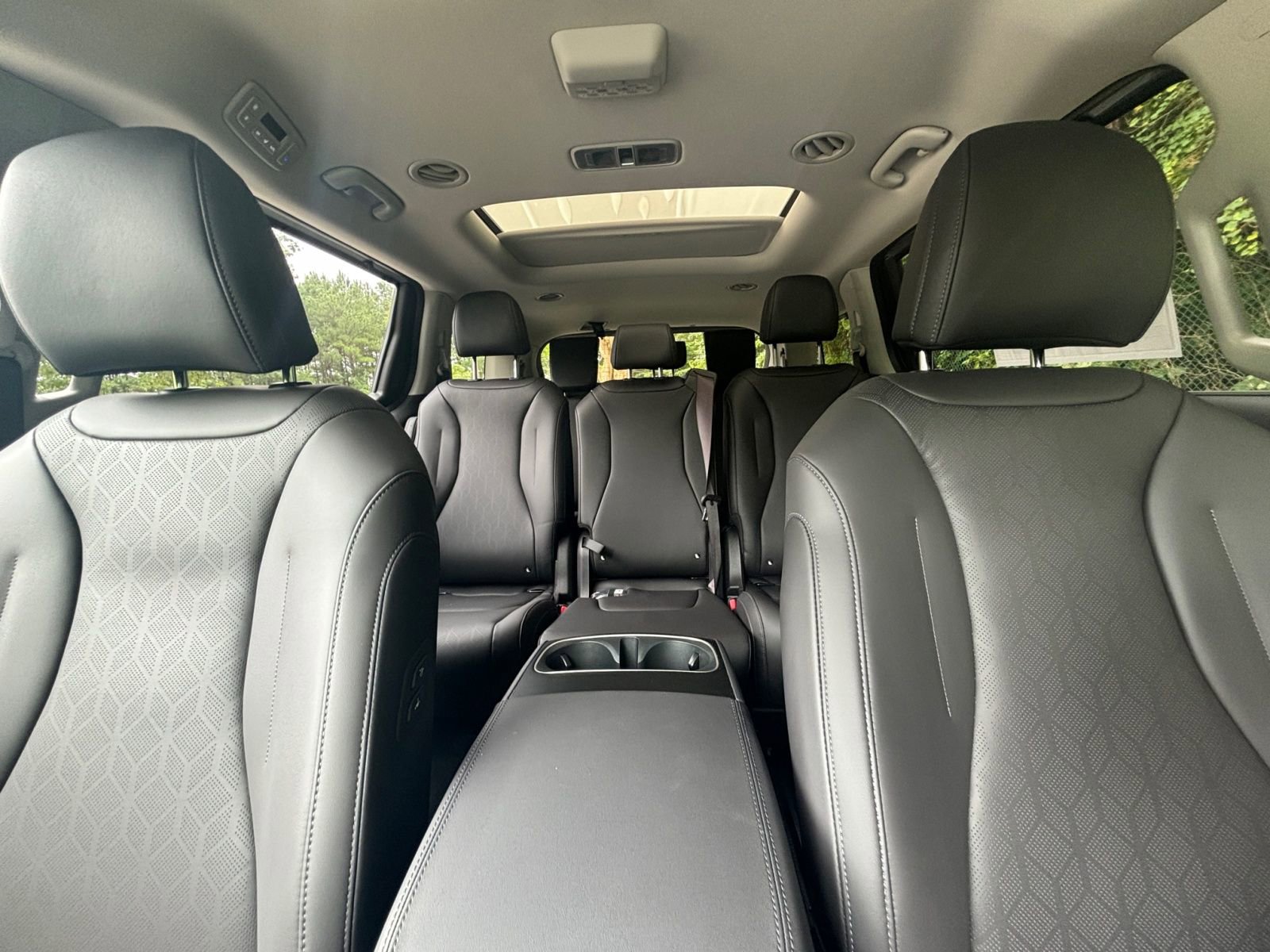 New 2026 Kia Carnival SX w/ SX Dark Edition Package FWD image 30