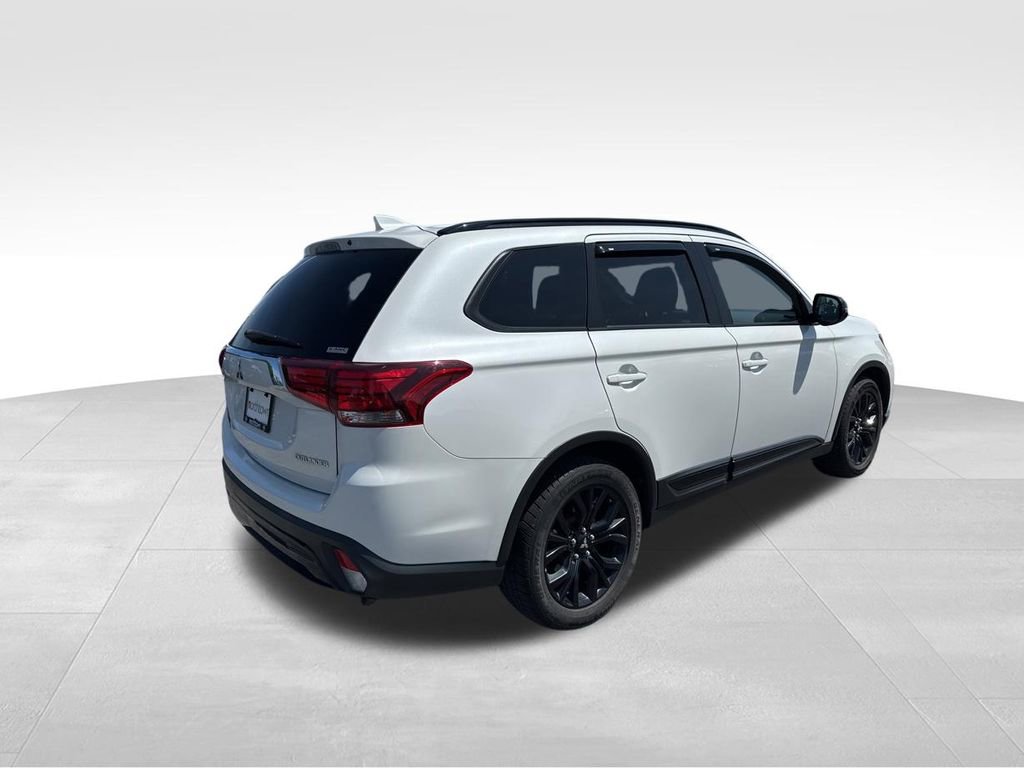Used 2019 Mitsubishi Outlander AWD image 7