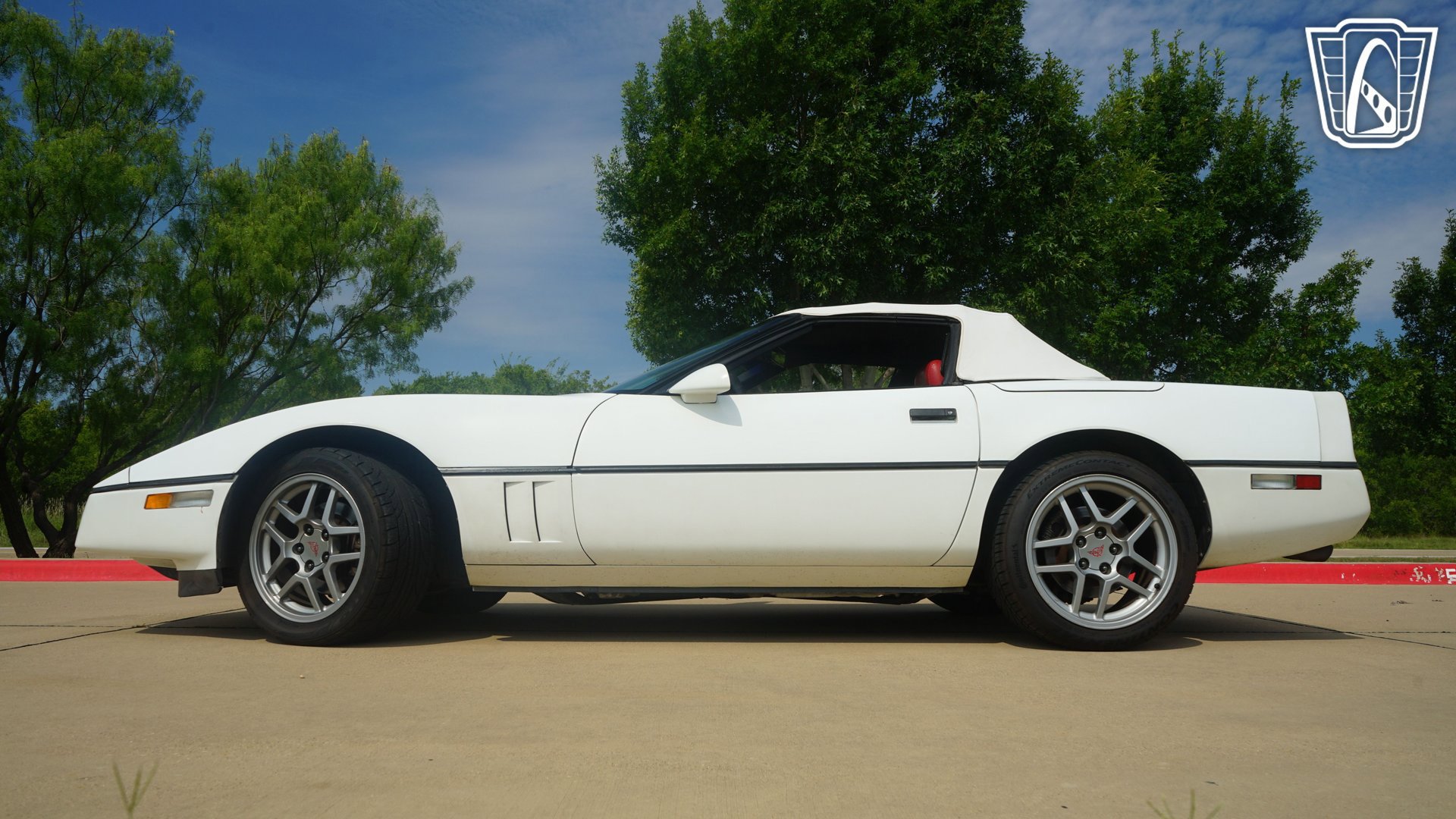 Used 1989 Chevrolet Corvette Convertible image 8