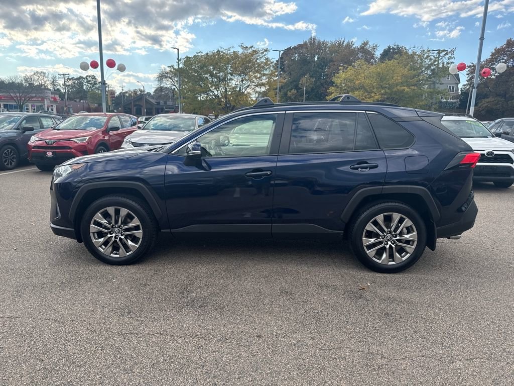 Used 2021 Toyota RAV4 XLE Premium image 2