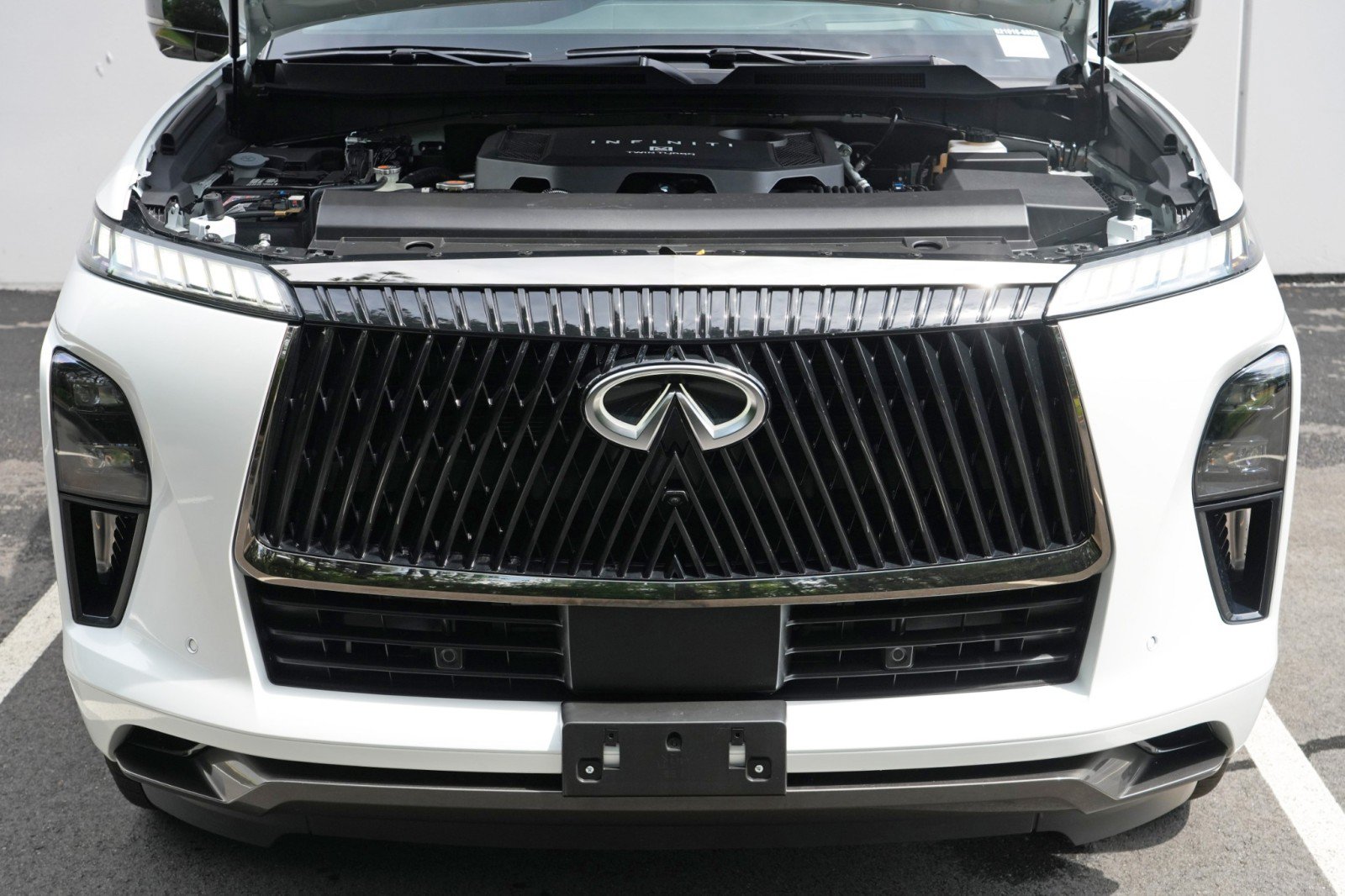 Used 2026 INFINITI QX80 Autograph w/ Premium Cargo Package AWD/4WD image 8