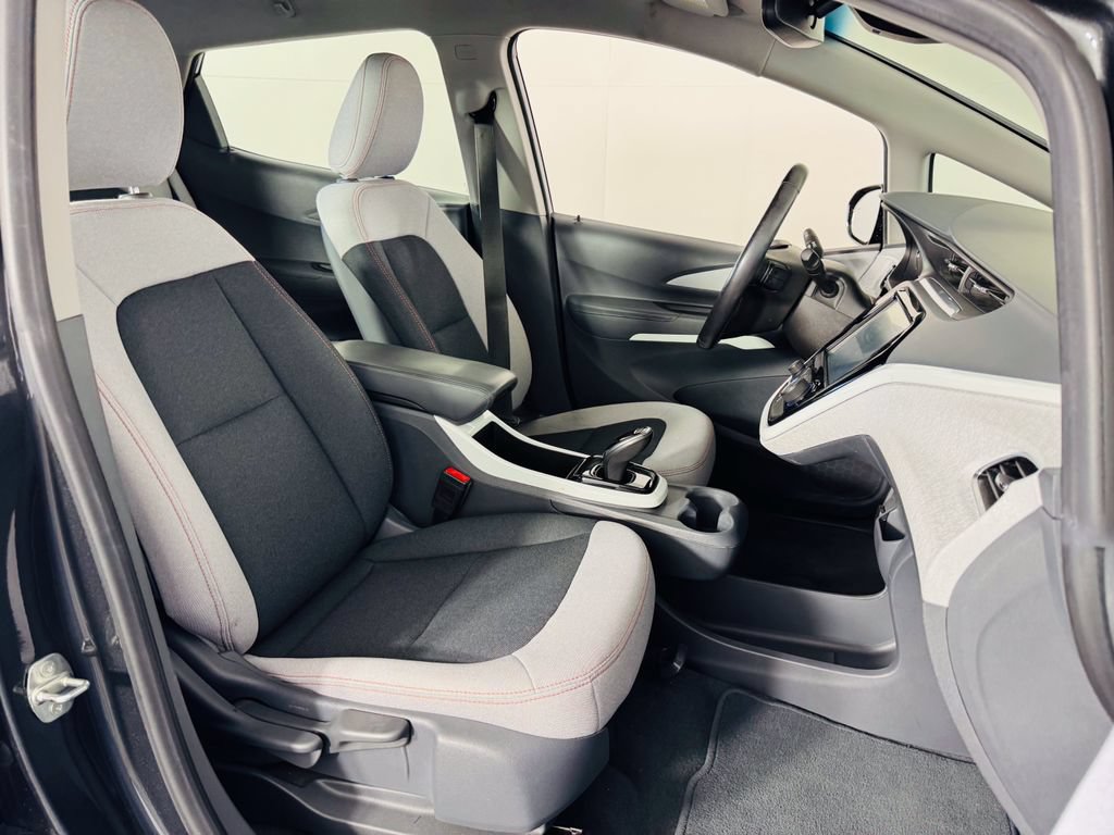 Used 2021 Chevrolet Bolt LT FWD image 27