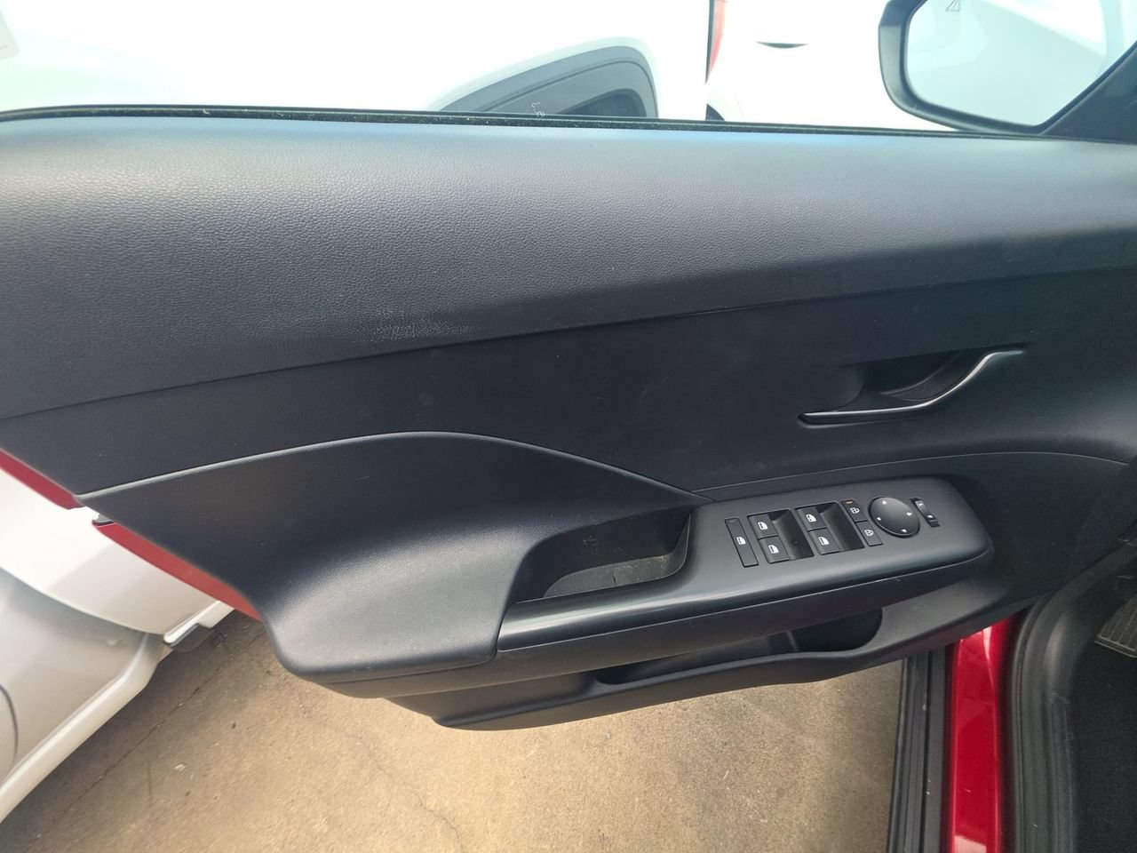 Used 2025 Hyundai Kona SEL FWD image 8