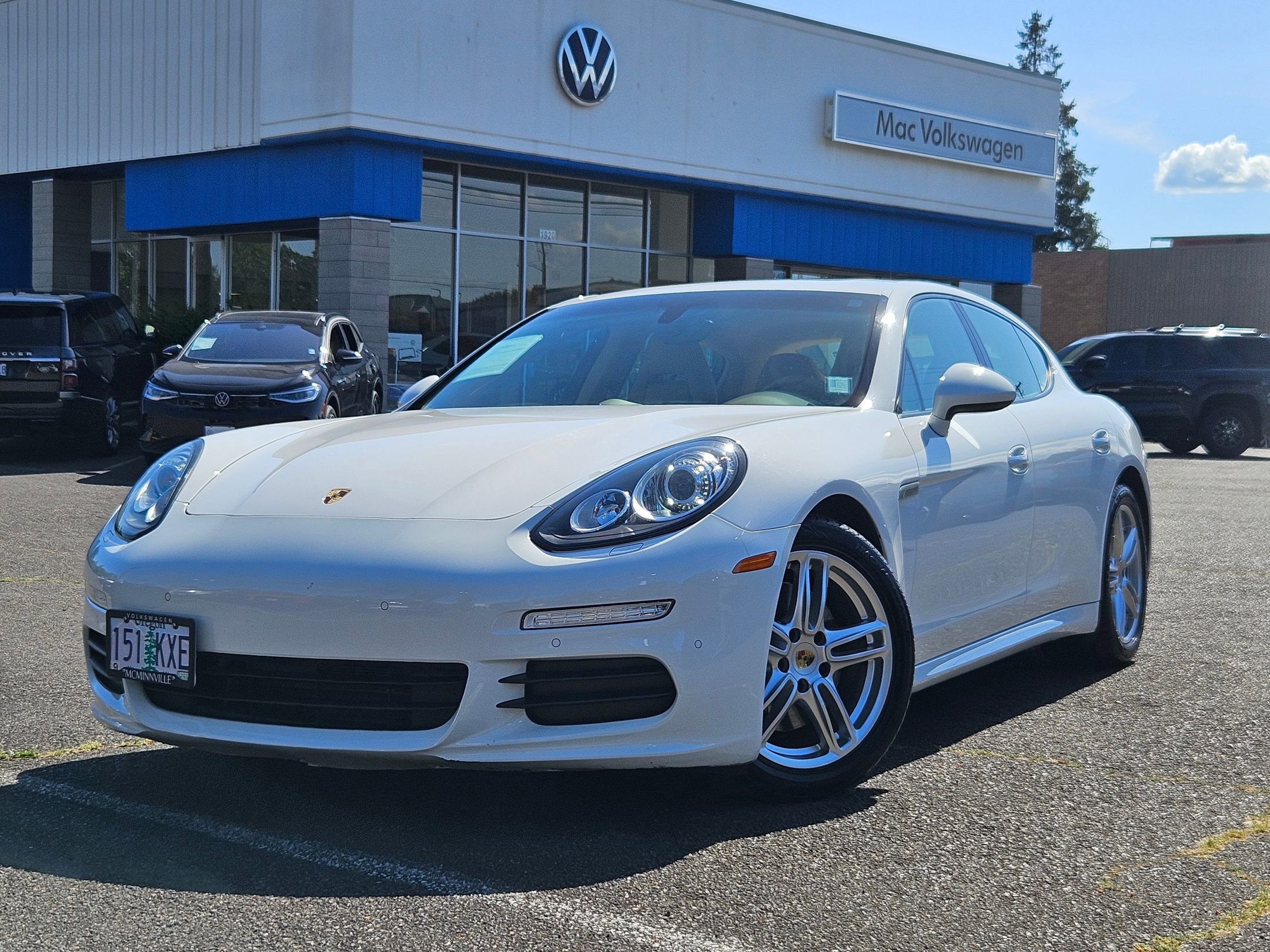 Used 2015 Porsche Panamera 4 AWD/4WD image 1