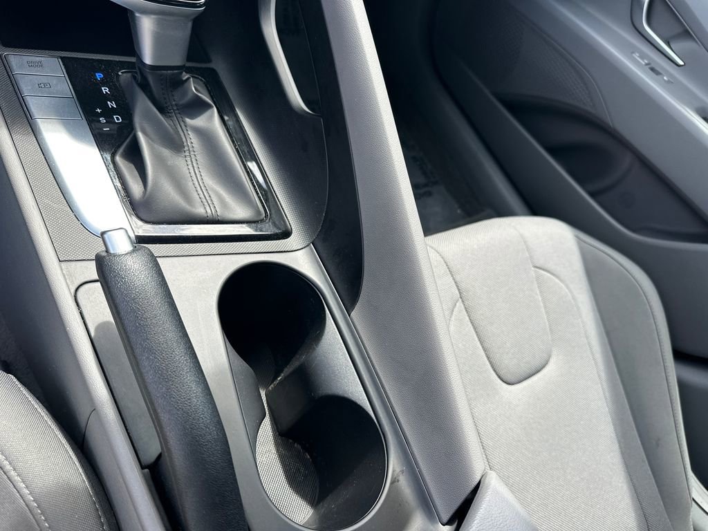 Used 2025 Hyundai Elantra SE FWD image 32
