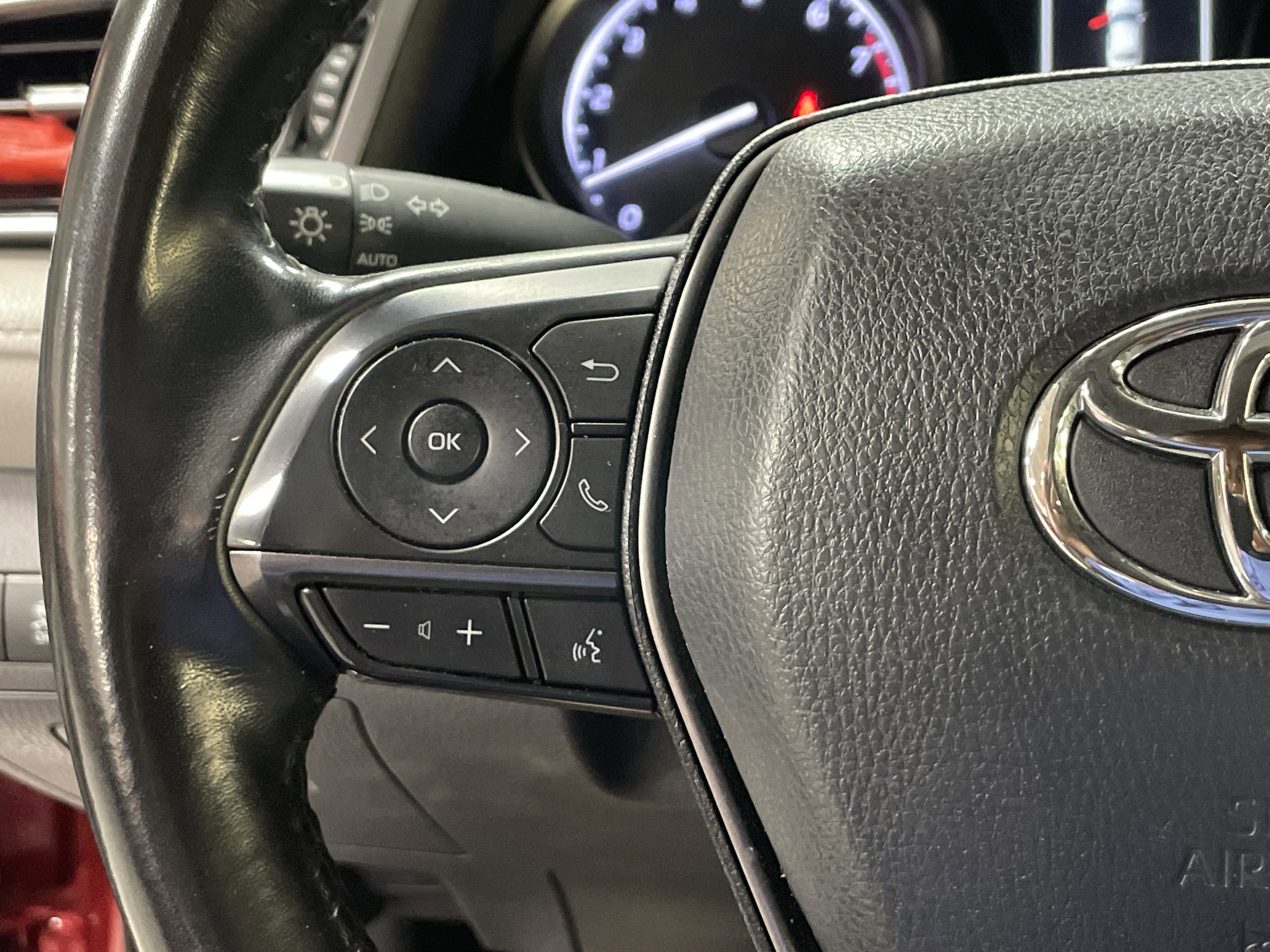 Used 2022 Toyota Camry SE FWD image 19