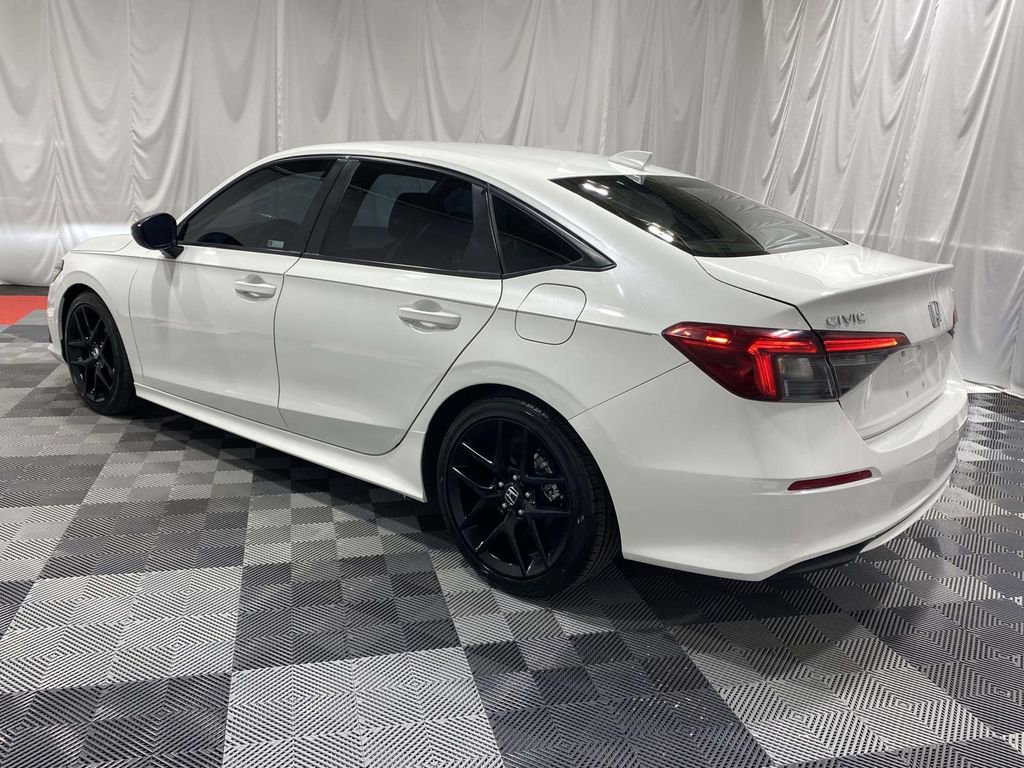 Used 2023 Honda Civic Sport image 2