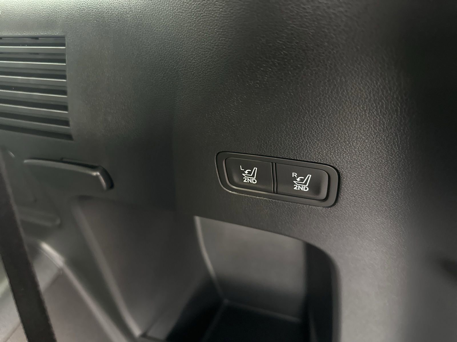 Used 2025 Hyundai Santa Fe SE image 29