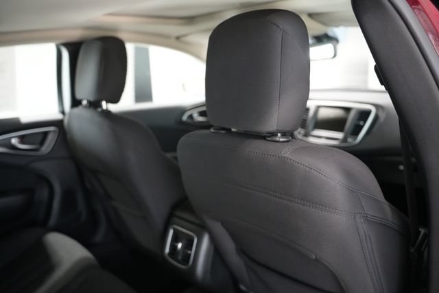 Used 2015 Chrysler 200 Limited w/ Comfort Group FWD image 18