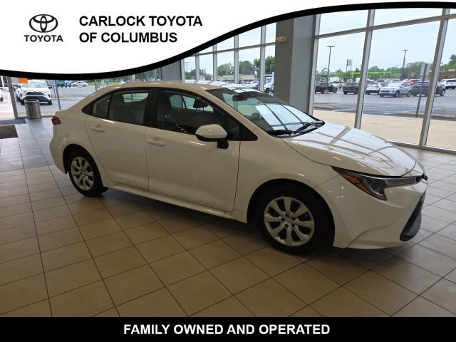 Used 2025 Toyota Corolla LE FWD image 5