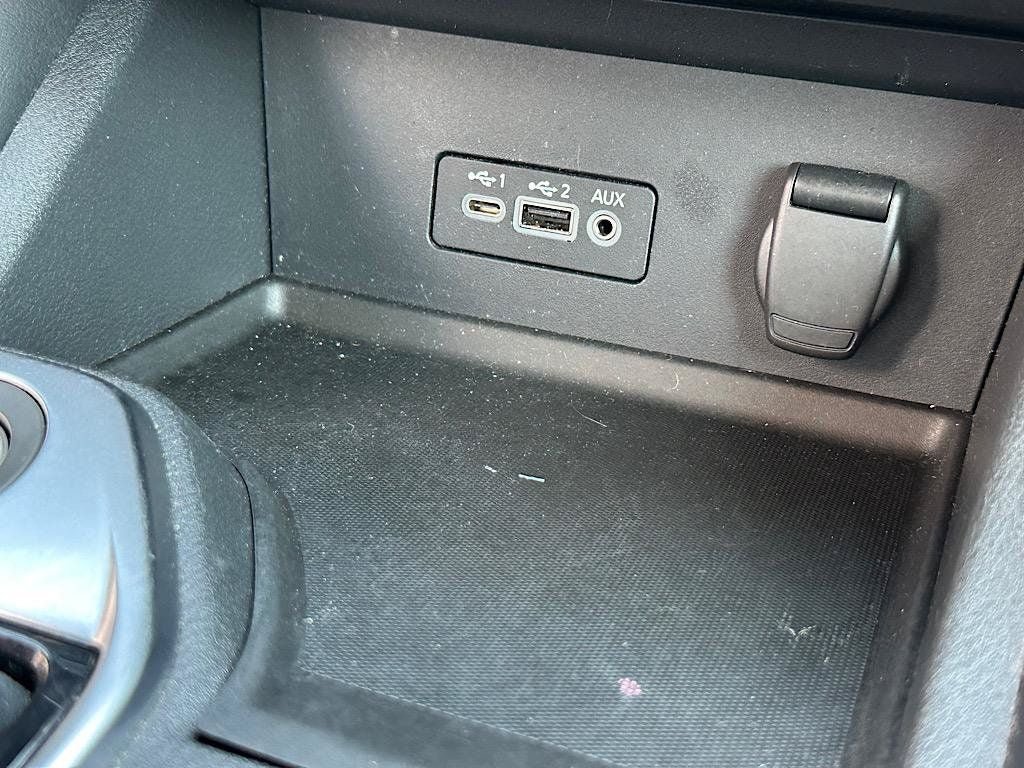Used 2021 Nissan Sentra SR w/ SR Premium Package FWD image 26