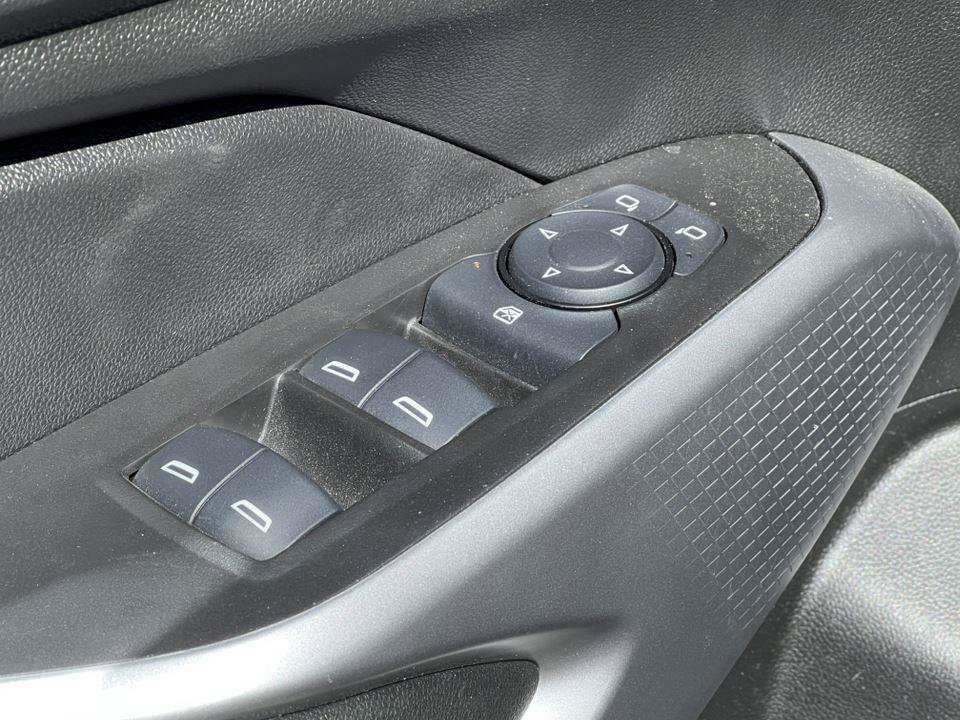 Used 2024 Chevrolet Trax RS FWD image 12