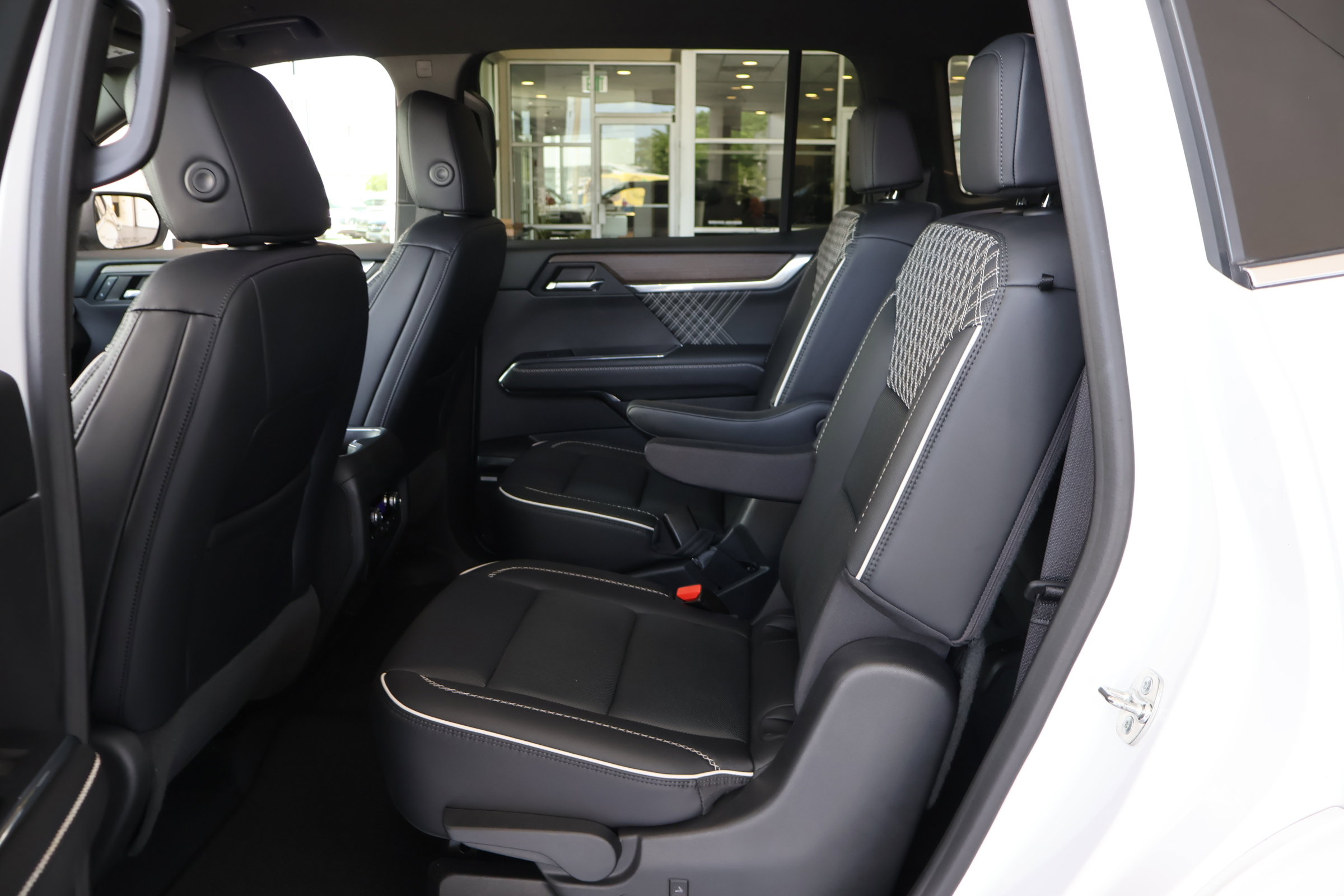 Used 2024 GMC Acadia Denali w/ LPO, Floor Liner Package image 17